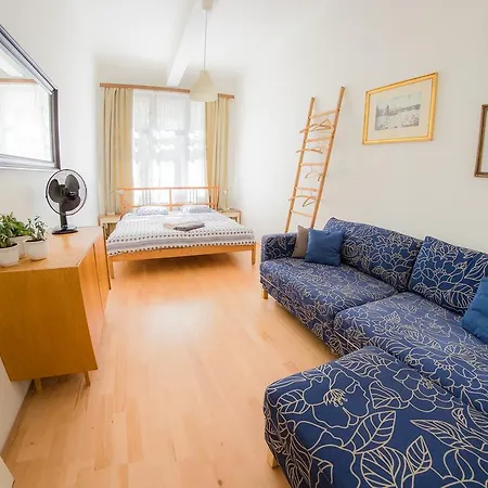 Stylish 3bdr On Wenceslas Square Apartment