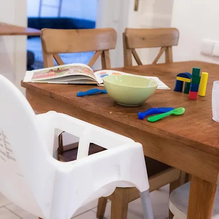 Stylish 3bdr On Wenceslas Square Apartment *