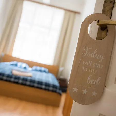 Stylish 3bdr On Wenceslas Square Apartment *